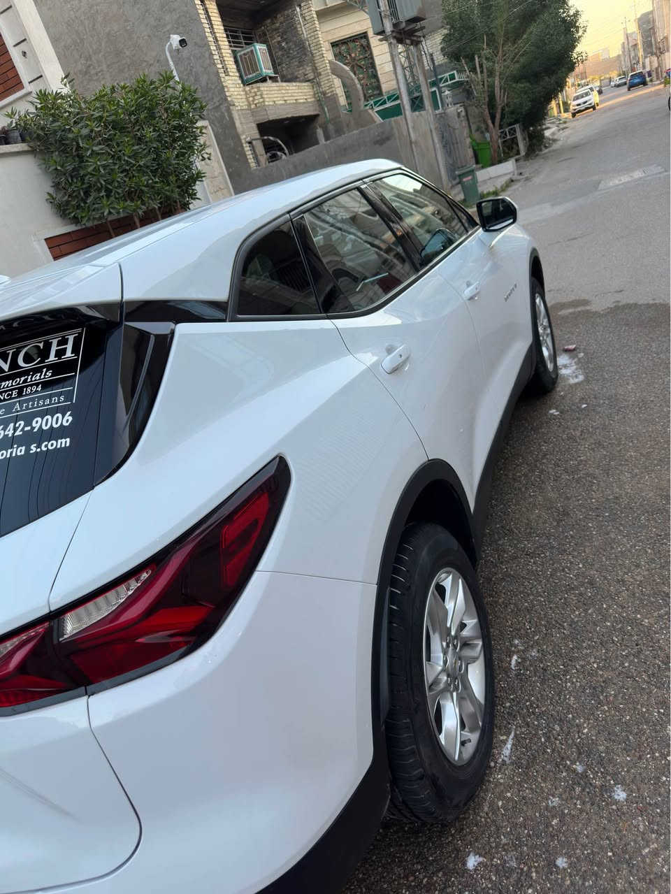 شوفرليت بلايزر 2022 الفئهLt 
المحرك 2000 تيربو 

الضرر: جاملغ وبنيد  وشوية من الباب 

————————————————————————
 حجم المحرك 2000 تيربو 
كير ٩ نمر 
بصمة ابواب وتشغيل عن بعد. 
بصمات 6
زينون عالي ناصي آصل. 
حساسات خلفية
جنطة مو كهرباء 
تبريد خلفي 
تحكم ستيرن جهتين. 
سستم صوت متكامل. 
هاند بريك بصمة. 
تحديد مسار 
فور ويل
3 وضعيات قيادة
السعر 19.500$
مكان بغداد السيدية 
*********** بغداد, العراق
