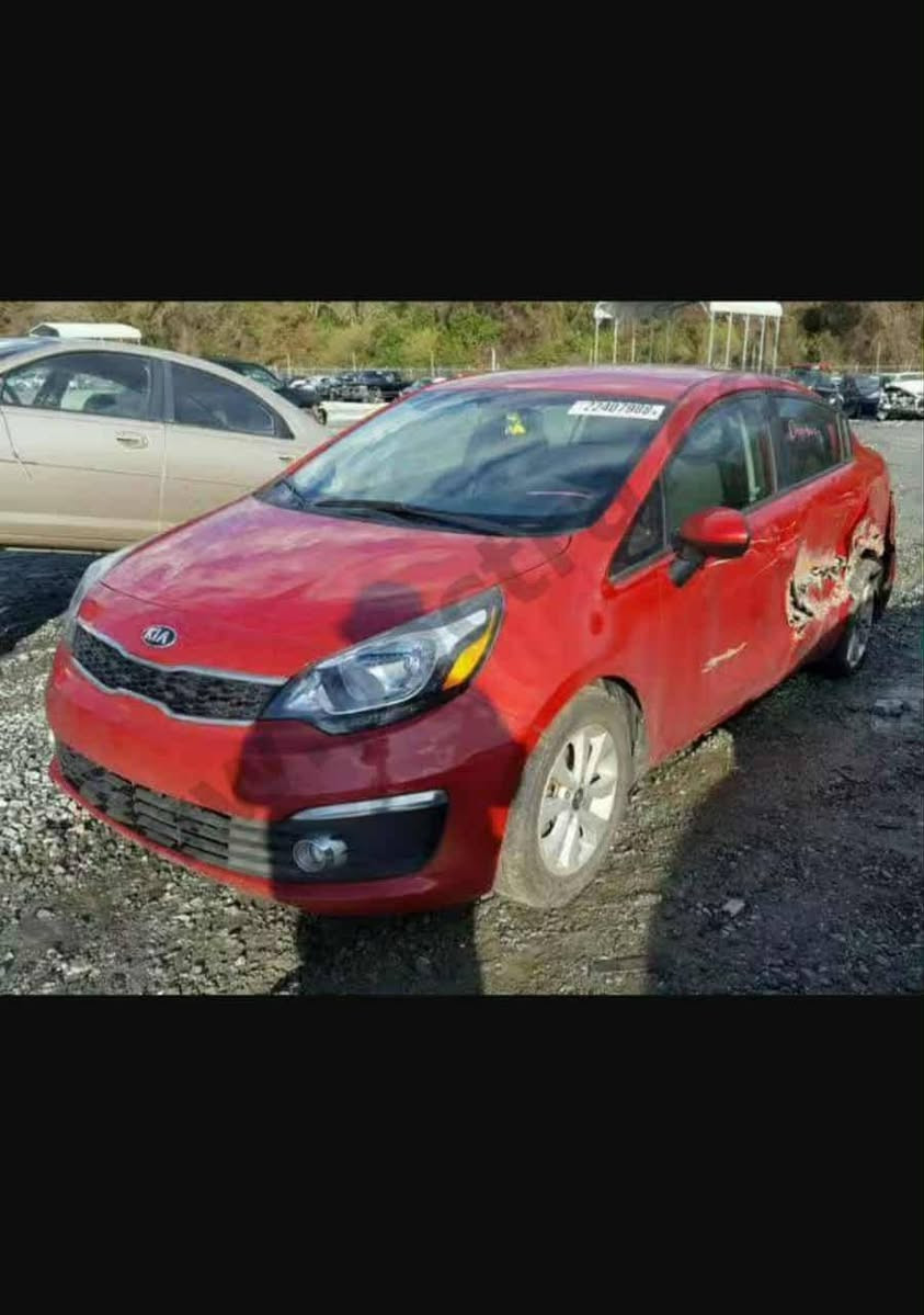 كيا ريو موديل 16 مكينه كير جديد الضرر بسيط بالصفحه  توحيد لون صفحه مرشوشه الباقي مكفول تبريد تدفئه صدر كامله السعر ٨٣ بيها مجال قليل رقمي *********** السياره بأسمي تحويل مباشر
