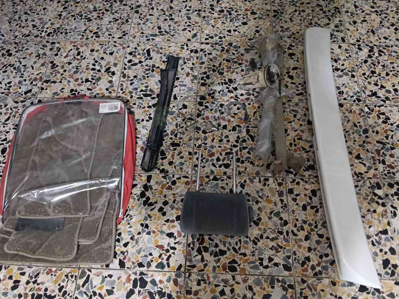 السلام عليكم غراظ مال ملكة للبيع ابيع شلع عبوة كامل مال تفصيخ جديدة هية والفيت بم اشتريتهة وماشديتهة لن بعت السيارة ودوسات جدد وسباير جديد وكاعيات جدد وتجوة بيبي ابيع شلع لي يريدهن اني خادة حط سعر واخذهن مكاني بغداد البدايات قرب امن العامة ***********
