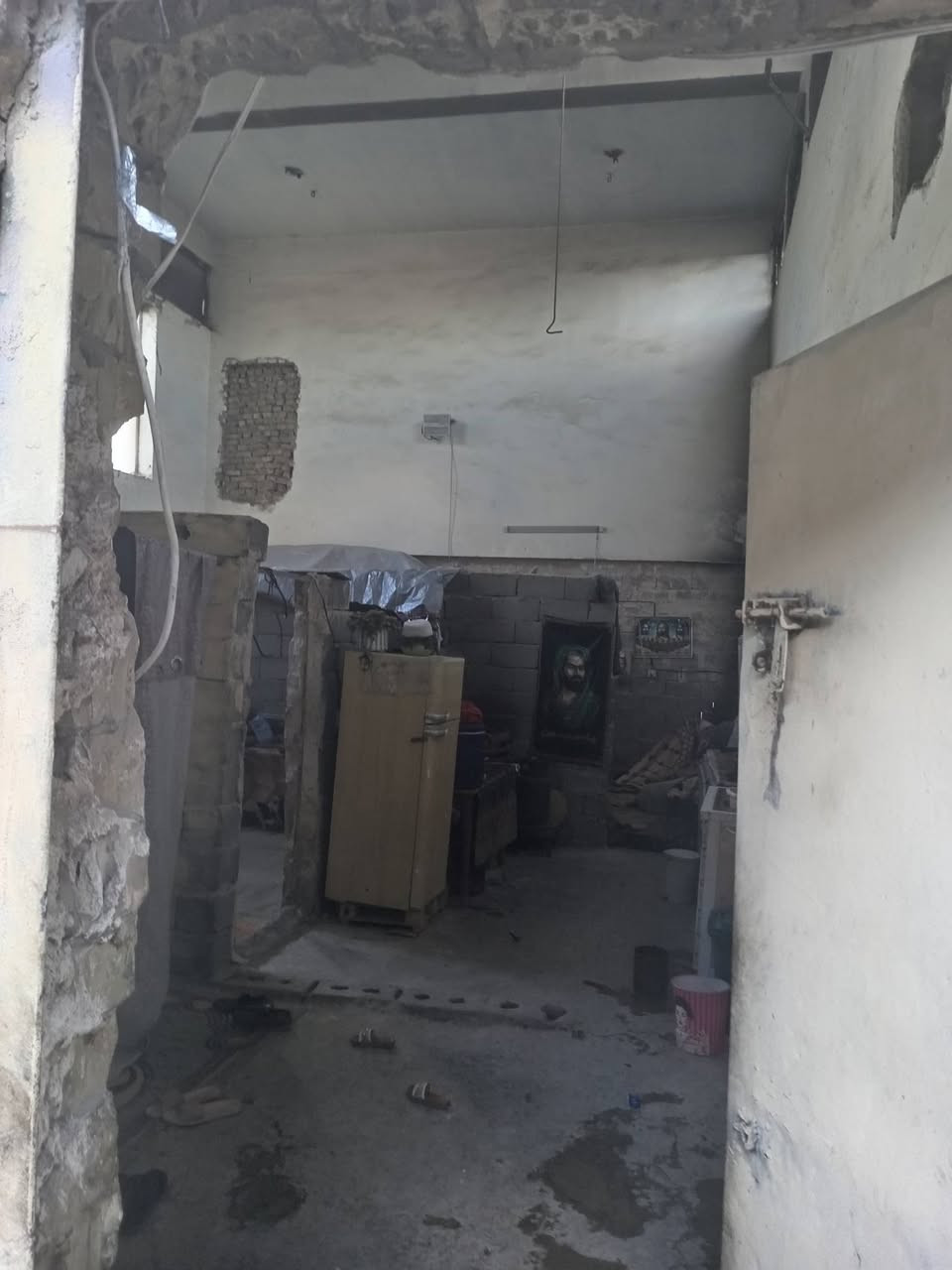 السلام عليكم عندي بيت حواسم واقع حال مكان بغداد مدين الصدر سعر3ملاين معلومات أكثر تصال عله رقم ***********
