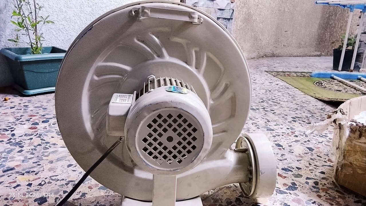 السلام عليكم
شلعة غراض كلهة شغالة .
بغداد / العبيدي حي السفير 
٤٥٠, الف كل الغراض بدون تجزئة 
هاتف *********** واتساب موجود
