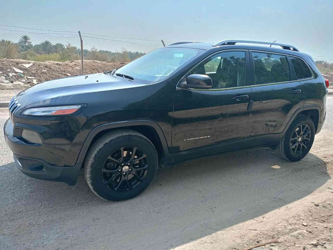 السلام عليكم جيب بزون موديل 2017 
فول مواصفات 
تقريرها مياه فيضانات تعمل وتسير
وبيها حادث ثاني اثر شخوط جاملغ مصبوغ وقبق جنطه تحويل مباشر بسمي رقم بصره الجديد ويوجد فيها سونار السعر 125 وبيها مجال قليل الهاتف ***********
بيه واتساب عمارة, ميسان
