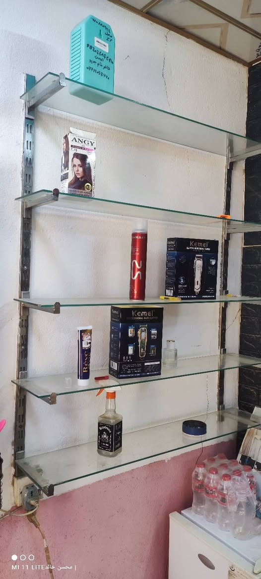 كرسي + مرايه + رفوف للبيع استفسار ***********
