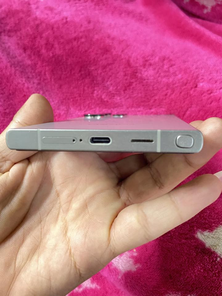 ألترا 24 جهاز بعدة كارتون  جهاز نضافه ١٠٠٪؜١٠٠ استخدام شهر واحد شخط ما بي سعره 975 بي مجال بسيط المكان كوت رقم تلفون ***********
