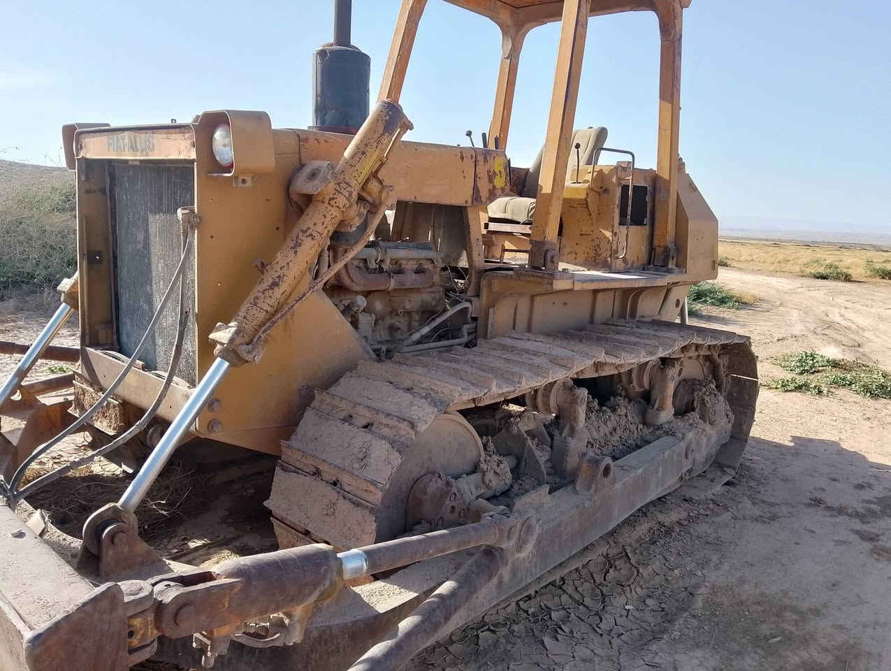 بلدوزر لبيع فيات لص 14 رقم ***********شغال
