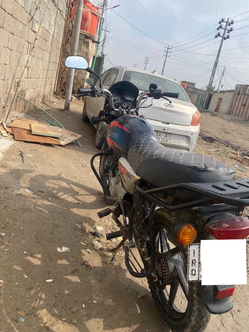 السلام عليكم اخوان عندي دراجه بوكسر رقم وسنويه مديل 18رايدها بمليون و400وبيها مجال ***********
