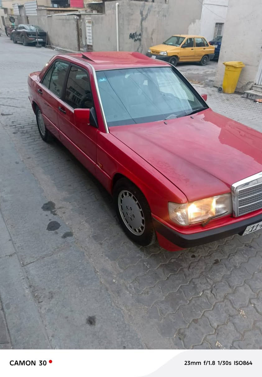 السلام عليكم للبيع مارسدس 190  سيارة كلها بلادي صبغ جماليه فقط كير مكينة وكير مكفول لاتبخير ولاتنقيص  داخل جلد مكينة 6 سلندر صدر جديد  
رقم بغداد دولي 
السعر 68 
***********
