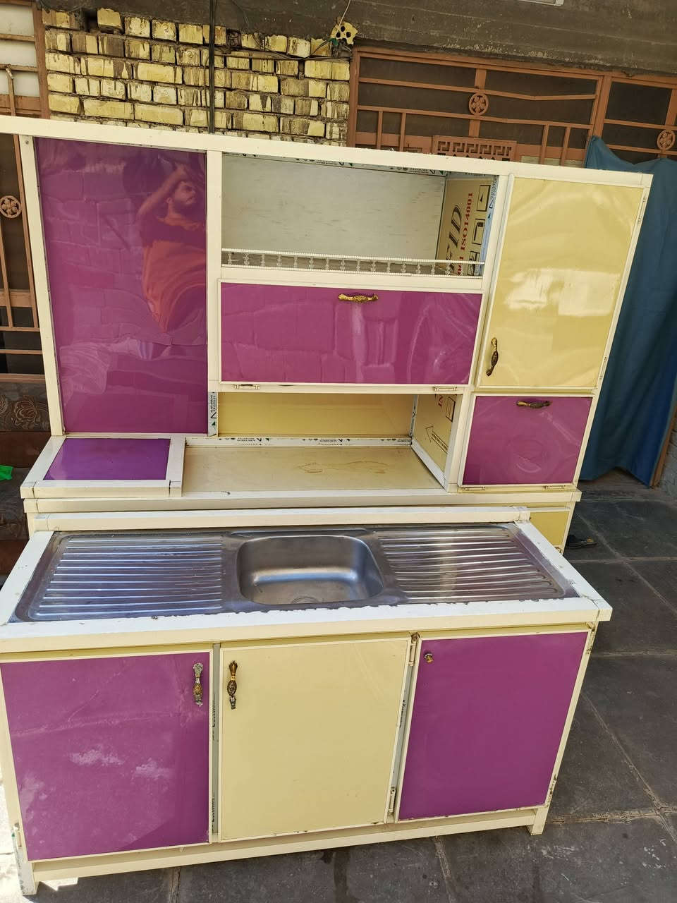 سلام عليكم كاونتر تسكام 3 امتار ونص سعره275 مكاني بغداد بلديات المعسكر ***********
