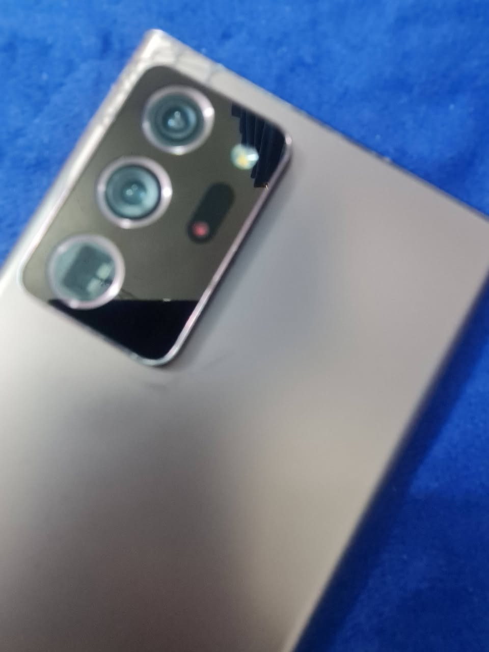 نوت20لترا
الذكره ٢٥٦
العشوايه ١٢
الموبايل مكفول 
من اي  خلال
فقط هاذا الخط البل شاشه الجهاز مامفتوح
مكان كربلاء
السعر275
***********
