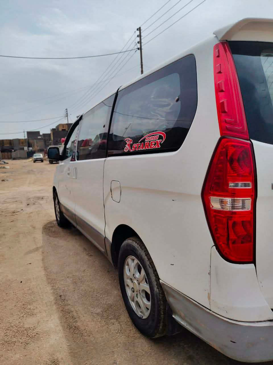 السلام عليكم ستاركس موديل 2009مكفوله كفاله عامه رقم بغداد سنويه 2028سياره بسمي تحويل مباشر مكينه جديده كير جديد اكسل حداديه اماميه وخلفيه  تخم تاير منضومه تبريد كامله نقصها بس غاز السعر120 وبيها  مجال بسيط حك الجيه العنوان السماوه / الخضر  رقم الهاتف ***********
