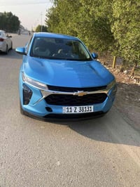 شوفرليت تراكس موديل 25  فئه LT سياره كامله من كل شي حادثهه خفيف طخه خف...