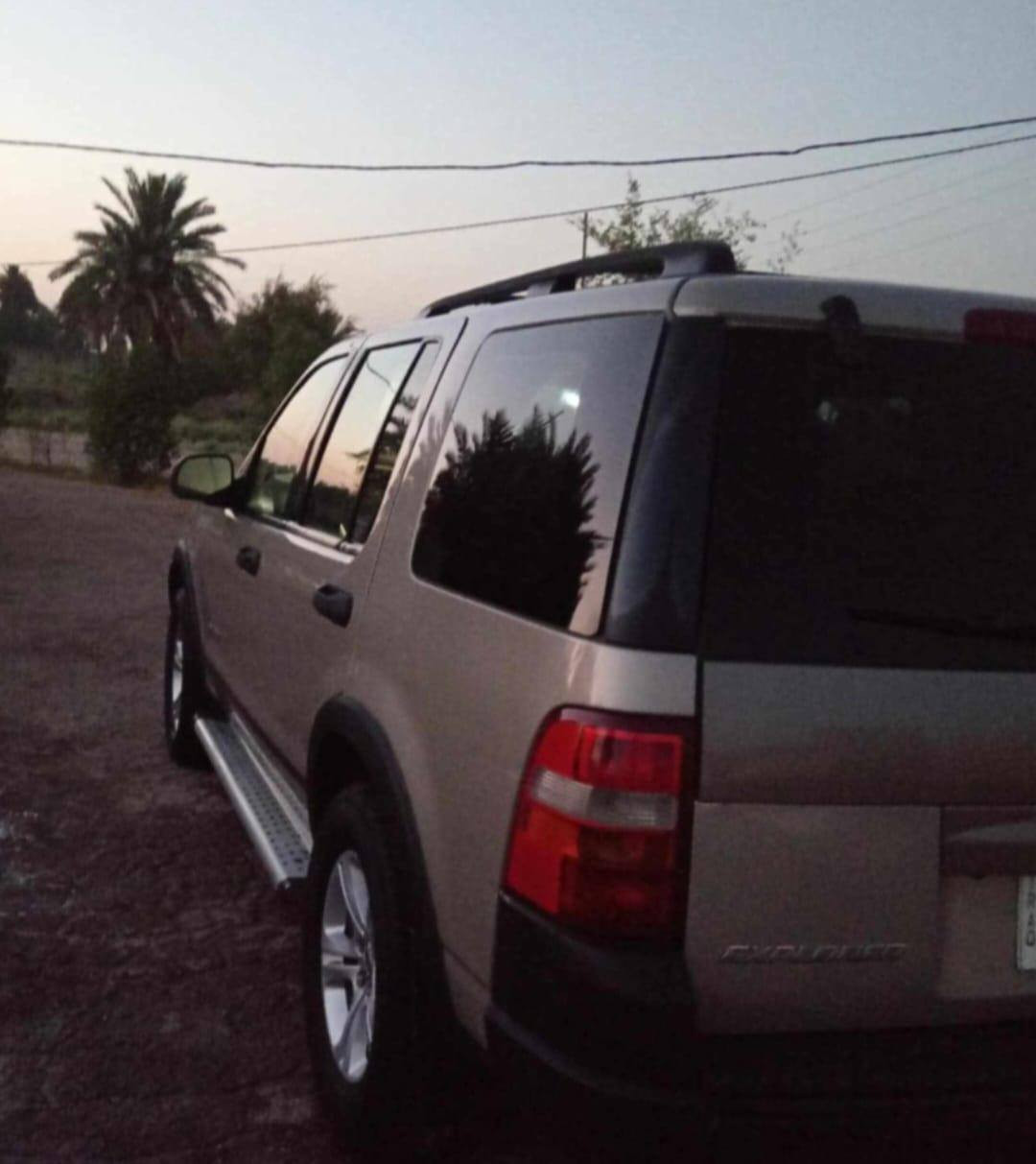 السلام عليكم سياره للبيع فورت اكسبلور موديل 2004 الرقم انكليزي بيهة طبة بالكير وصدرها تعبان مكينة مكفولة سيارة لابيها كص ولا ضربة لاصبغ السعر 80 وبيها مجال مكان السيارة بغداد سبع البور تحويل ثاني يوم سنويتها مشروع وطني رقم الهاتف ***********
