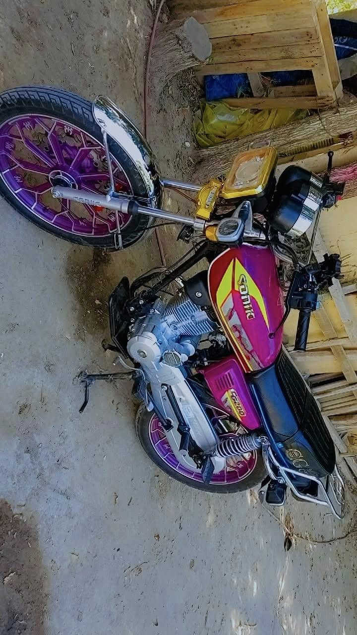 السلام عليكم رمضان كريم 🌙 
اخوان دراجة سيفان سونيك للبيع مديل 2025
الدراجة اصولي اصولي وكيلها حمودي العارضي
محرك 200cc و5 كير بصمة سلف تشغيل عن بعد ريموت
برغي واحد ما مفتوح من المحرك كله على وكيله ممبدل شي
الدراجة شلعتها صاروخ تجرب يلا تاخذ شرط 
عنواني نجف عباسية وحياكم الله السعر خاص 
وهاذا رقمي بي واتساب ***********
ادمن 🤍
