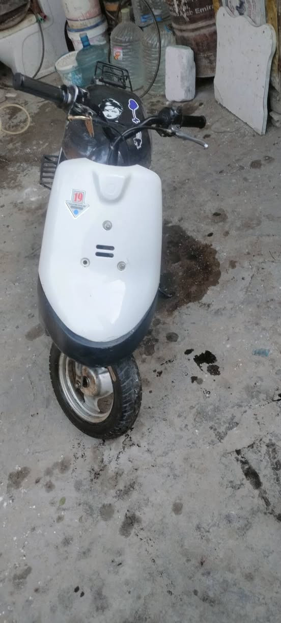 السلام عليكم دراجه بطه للبيع شغاله مكينه ناعمه حلوه نظيفه سعر 170 وبيها مجال شيء قليل


**إذا كنت صاحب هذا الإعلان وتريد حذفه لأي سبب، رجاءا أرسل رسالة إلى الدعم الفني**