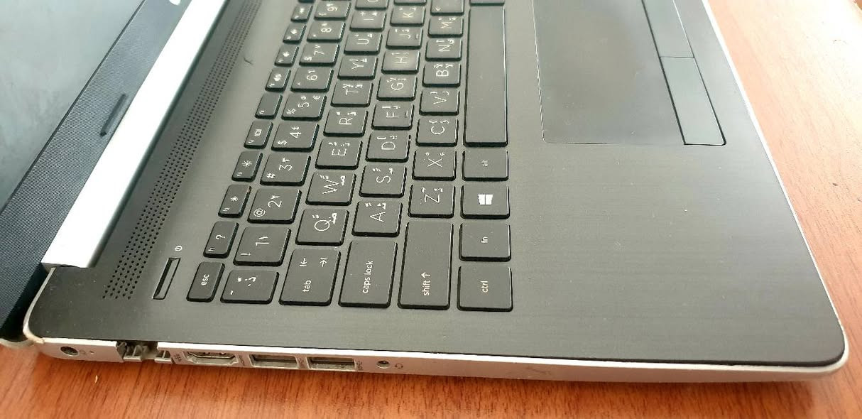 hp notebook15 core i7 الجيل الثامن 
الرام 16G الهارد 512ssd m.2
حجم الشاشة 15.6 FHD 
كارت الشاشة خارجي 2G geforce 
كارت الشاشة الداخلي 8G intel
النظافة 80% البطارية اكثر من ساعة 
مناسبة للبرامج الهندسية والالعاب المتوسطة 
وبرامج المونتاج السعر 300 الف المكان بعقوبة


**إذا كنت صاحب هذا الإعلان وتريد حذفه لأي سبب، رجاءا أرسل رسالة إلى الدعم الفني**