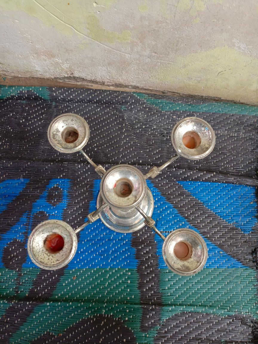 شمعدان نحاس السعر 30 الف قياس موضح بالصوره يوجد توصيل جميع المحافظات


**إذا كنت صاحب هذا الإعلان وتريد حذفه لأي سبب، رجاءا أرسل رسالة إلى الدعم الفني**