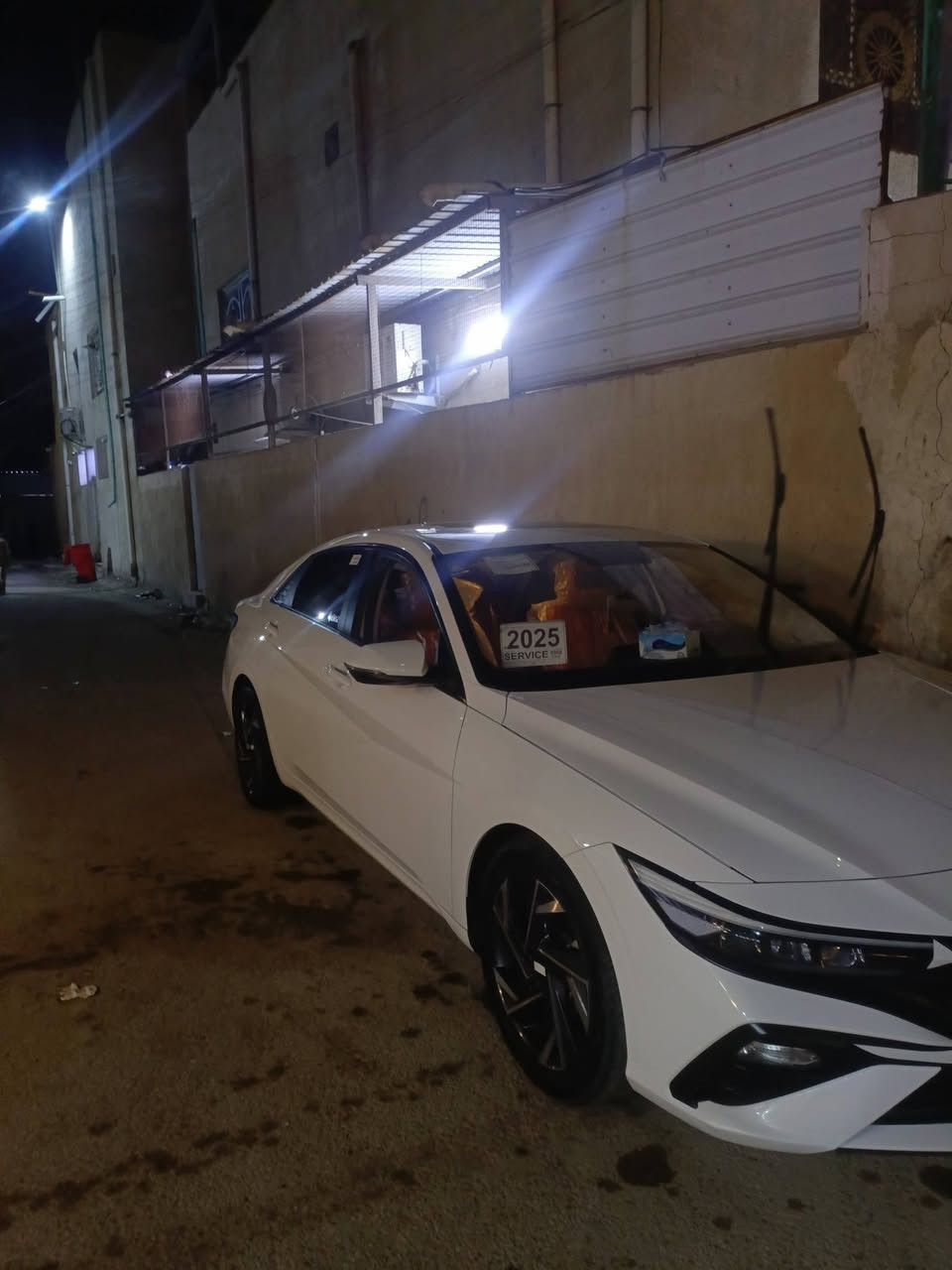 السلام عليكم سياره النترا للبيع  تجميع وراد خليجي صيني موديل2024 كفاله عامه فول مواصفات سياره جديد بعده بل جيس مال شركه (داخل احمر كامل مميز حته ستيرن احمر) مكان بصره  سعر 145 للتصال تواصل (***********)
