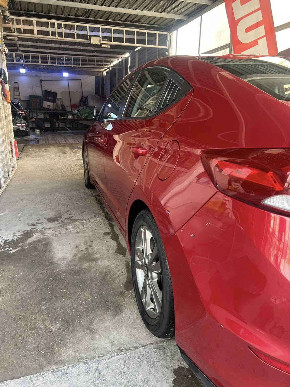 السلام عليكم النترا ٢٠١٨ رقم بغداد وارد امريكي حادثه موضح بالصور ماشية ٧١ الف كيلو حقيقي السيارة فول مواصفات المكان بغداد السعر ١٣٠ وبيه مجال بسيط حق الجية للاستفسار ***********
