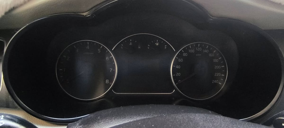 كارينزا للبيع
كارينزا 2014 4 سلندر 2000 مكفول عام بس اكو كم مكان جرد ب صبغ مبين بصور  ماشيه 200الف للاستفسار وتساب ***********
