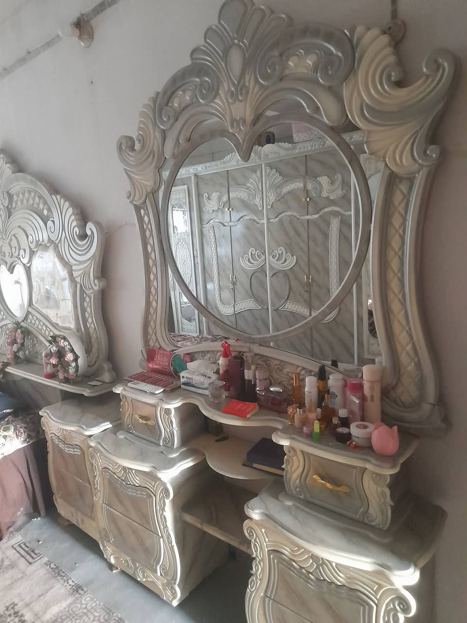 غرفة نوم للبيع السعر خاص
العنوان ديالى الغالبية 

***********
