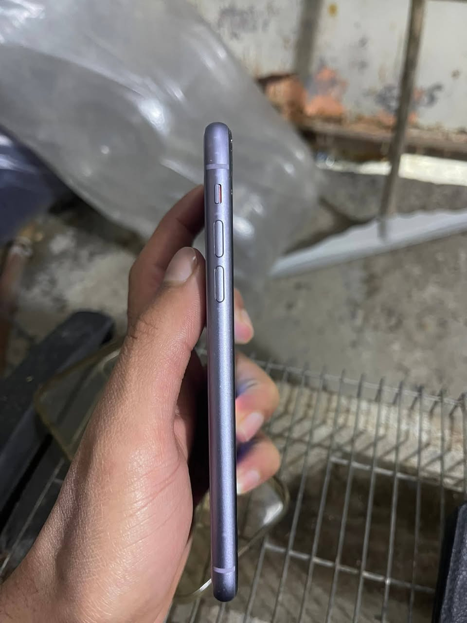 سلام عليكم إيفون ١١ عادي ذكره ٦٤ بطاريه ٨٥ جهاز نضيف شخط ما بي مكفول من الفتح ما عده كسر خفيف في الكلاس السعر ١٩٠ وبيه مجال مكاني بغداد *********** واتساب فقط و ماسنجر
