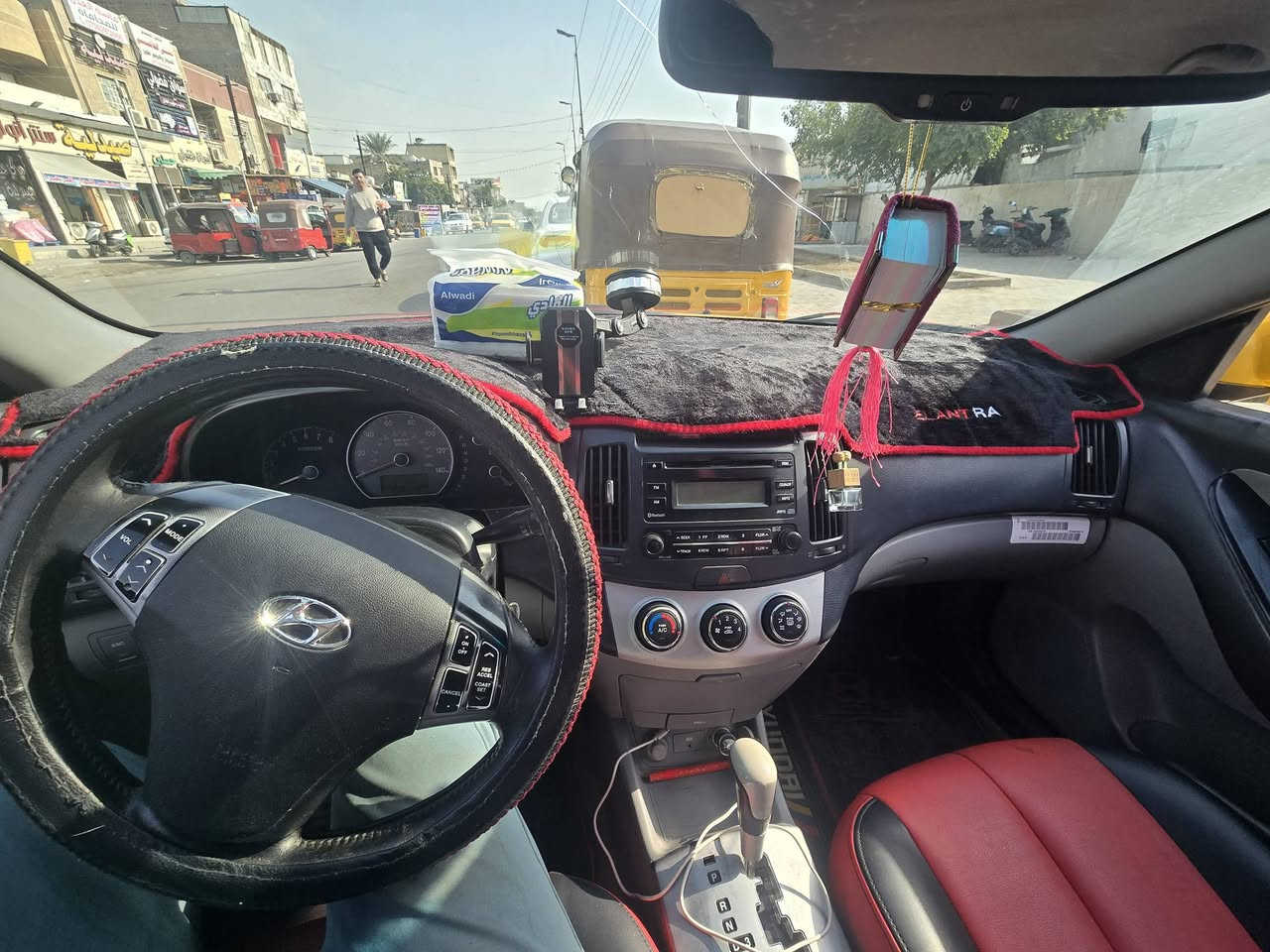 سلام عليكم النترا مقدسه2008
سياره كلش حلوه جاملغ ايمن مضروبه بغداد 
مصبوغه جديد هزه جديده سياره تخبل منضومه غاز 
السعر 93 بيه مجال قليل بغداد مدينه الصدر رقم بغداد
***********
