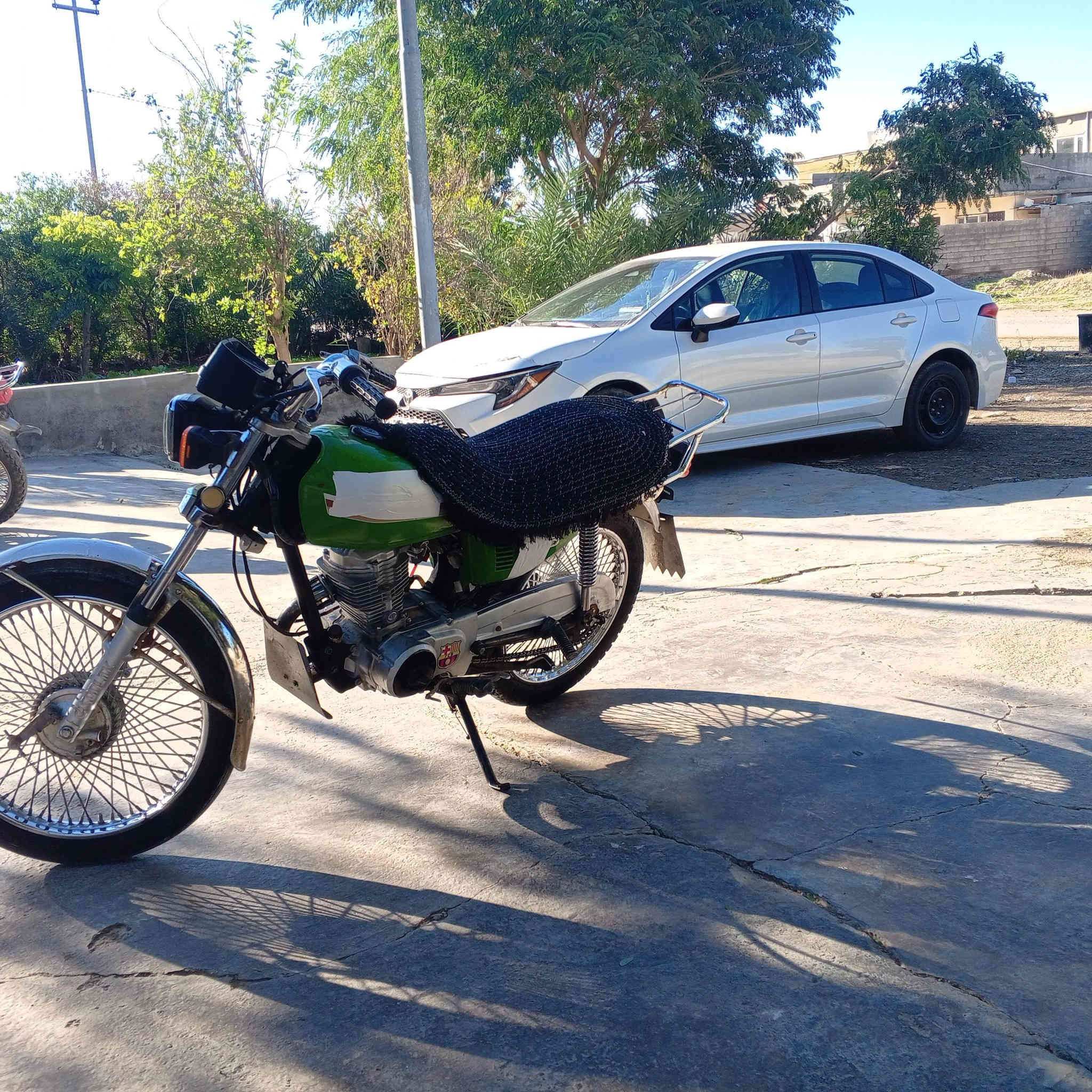 سلام عليكم دراجه نامه اصل 19
كهربائيات كله شغاله محرك لا صوط ولا صرف  
سعر 300 و بي مجال مكاني ديالى خانقين 
رقم ***********
