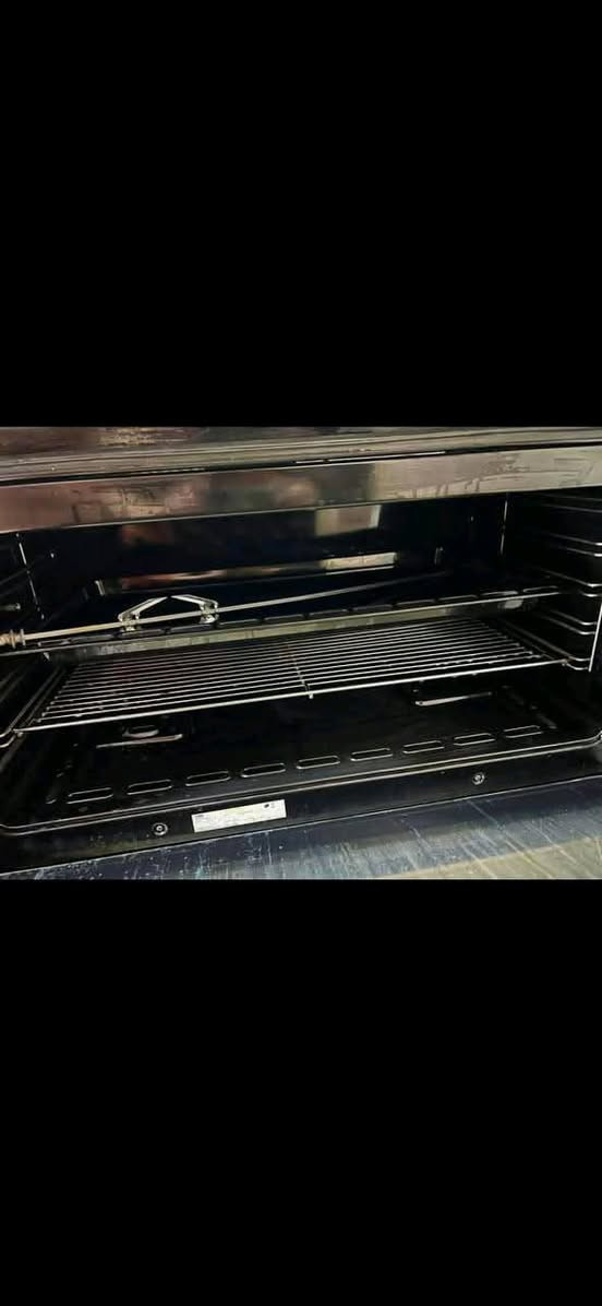 طباخ نضيف جدآ اخو الجديد فرن ما مستخدم نضام بواري فريش مصري بي شوايه دطاج واناره داخليه شغاله ومقدحه شغاله السعر 150 نهايته مع التوصيل كامل للحجز رقم وعنوان


**إذا كنت صاحب هذا الإعلان وتريد حذفه لأي سبب، رجاءا أرسل رسالة إلى الدعم الفني**