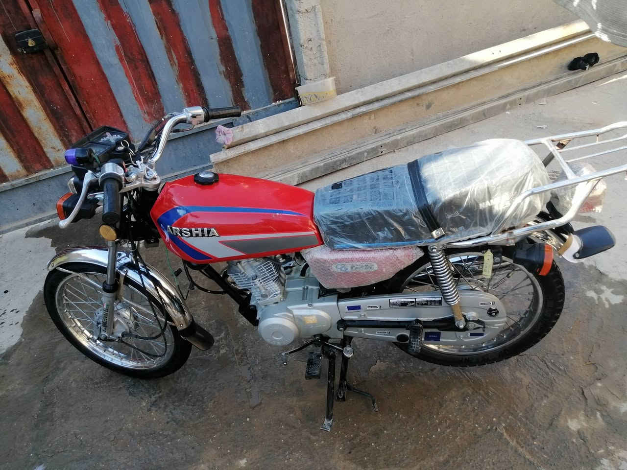 السلام عليكم دراجه ارشا موديل 21 طالع بدايه 22 اوراق اصولي بسمي وصل معرض موجود كمرك مدفوع كبل اترقم مكفوله كفاله عامه محرك مامفتوحه ابلادي كرهبائيات كله شغاله نضافة انضف من الصوره تجي وشوف ابعينك كل نقص مابيه تواير توني شادهن صايرله اسبوع مكان كربلاء حي النصر تقاطع ملعب الدولي الإتصال على الرقم *********** السعر خاص
