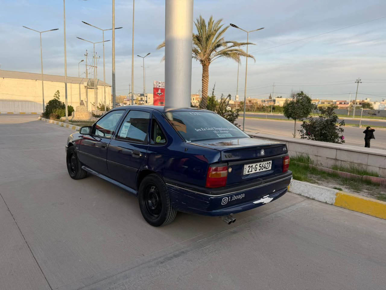 السلام عليكم للبيع فقط نقد بسعر 43 
اوبل ڤكترا موديل 1992 محرك 20 محرك وكير شرط رقم سليمانية دولي وسنوية جديد وبيها بطاقة بانزين وبسمي تريد وكالة تحويل حاضر مكاني كركوك وهذا رقمي 
*********** كركوك, العراق
