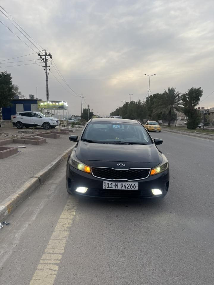 فورتي ٢٠١٧  حادثهه بنيد ودعاميه بدون دواخل وبيهه صخه مبينه بالصور وره الباب البصف السايق ماشيه ١٤١٠٠٠ ميل بيهه مكينه مال ٢٠ جديده مصارلهه ٤ تشهر من شادهه منضومه مال غاز ايطالي سياره خير من الله تاخذهه تترحملي وبالعافيه ع ياخذهه سعرهه ١١٥ وبيهه مجال للطيبين ***********
