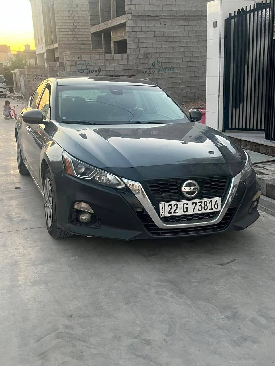 Nesan altema 
 بيشو بيشتي كه بسه 
به ناوي خومه 
٥٥٠ هه زار غرامه ي له سه ره 
دواي محمه له بوت ده كه رينمه وه 
سحر ١٢٠ مه جال 
*********** أربيل, العراق
