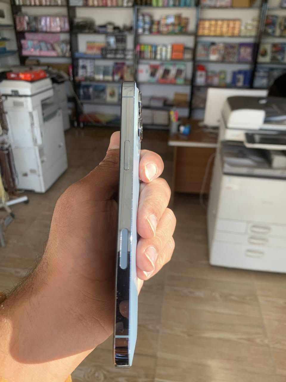 السلام عليكم 13 برو ماكس
متوفر داخل مركز بيارق العز 
🔋بطاريه 95%مرفوعه 
بي كسر خفيف بل ظهر 
مامبدل بي شي 
انطيك ضمان للفحص 
السعر 600الف
عنوان تكريت البوعجيل حي العاصمه 
مقابيل اسواق وبراد ما شاء الله
مكتبة ومركز بيارق العز 
تواصل ***********
