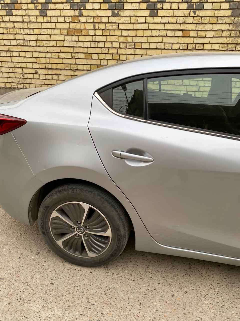 مازدا زوم 3 /2018 رقم الشاصي بالمنشور صدر جديد  مكاني بغداد الشعب السعر 100وبيها مجال بسيط *********** بغداد, العراق
