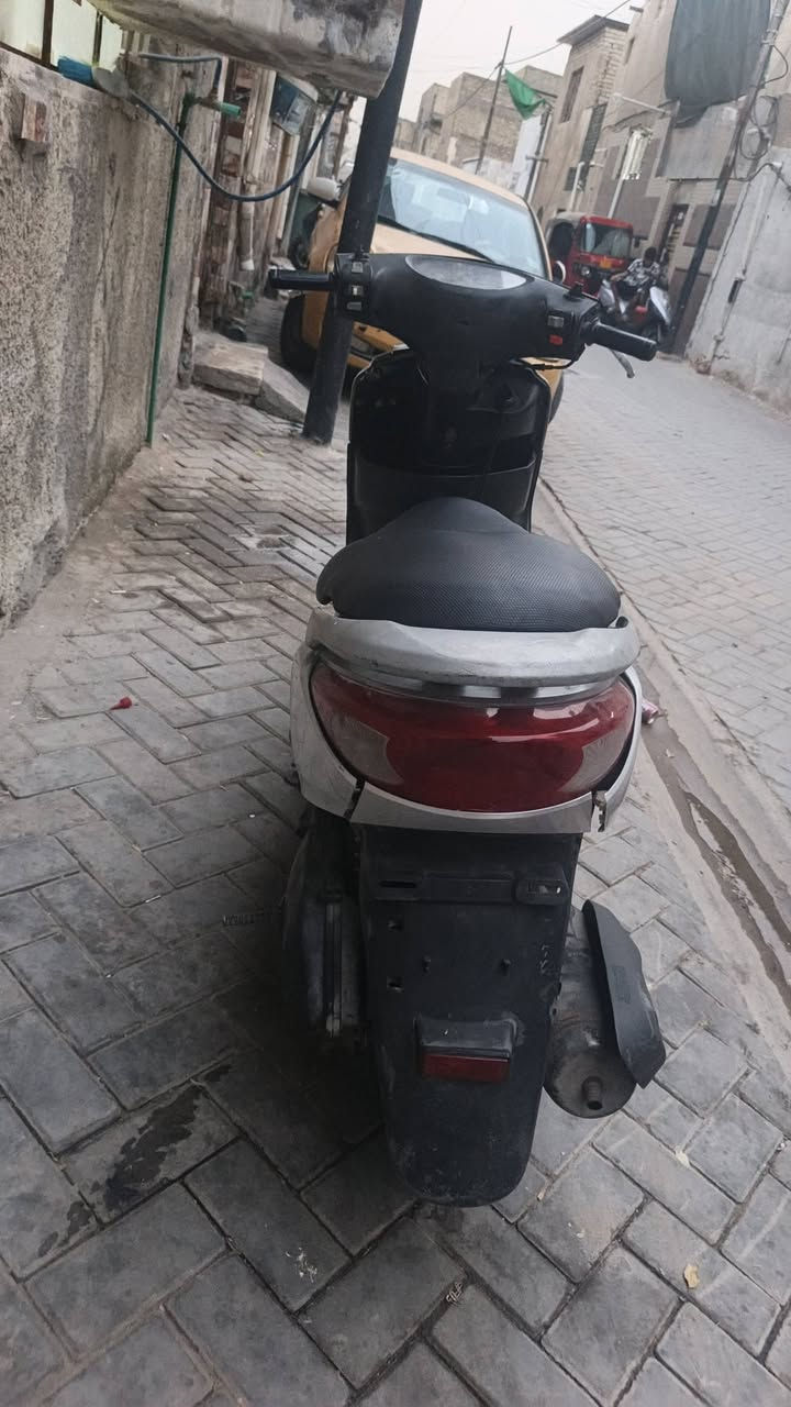 السلام عليكم دراجه ابريز للبيع دراجه نظيف المكان بغداد مدينه، الصدر السعر450رقم الهاتف***********
