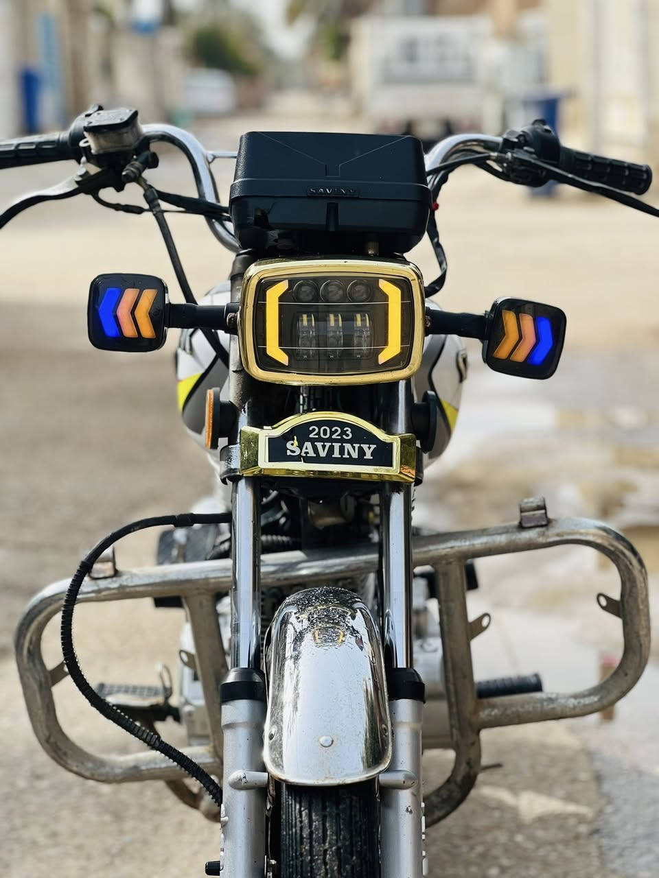 سيفان موديل 2023 دراجه خير من الله مابيه كل نقص محرك برغي🔩مامفتوح بي كهربائية كلهه شغاله أوراق كامله السعر 500 وبيه مجال لاستفسار ع هاذه الرقم *********** مكاني ديالى الخالص
