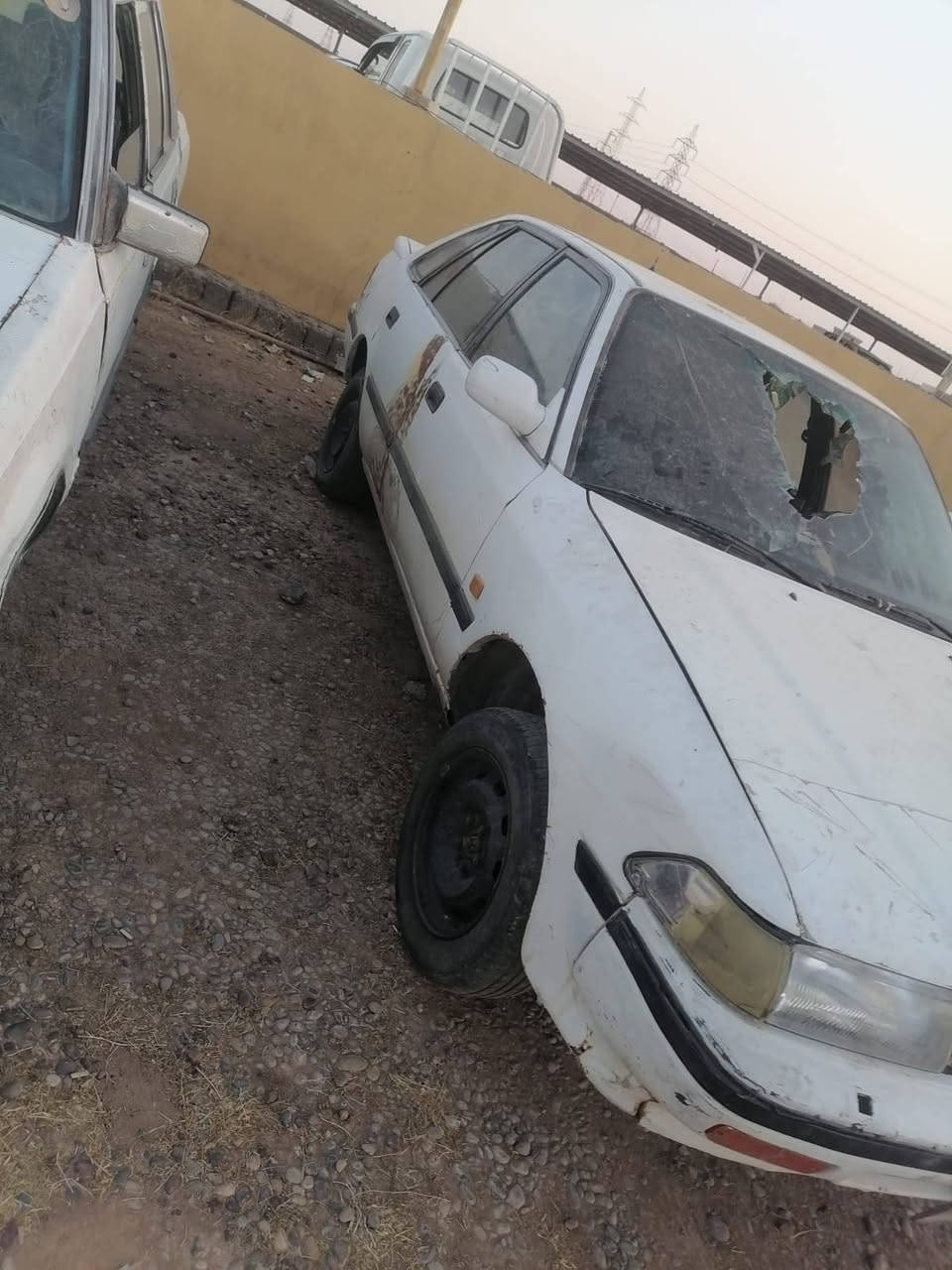 عندي كارينا تفصيخ مكاني الشرقاط كلشي عدا الهيكل فارغ ***********
