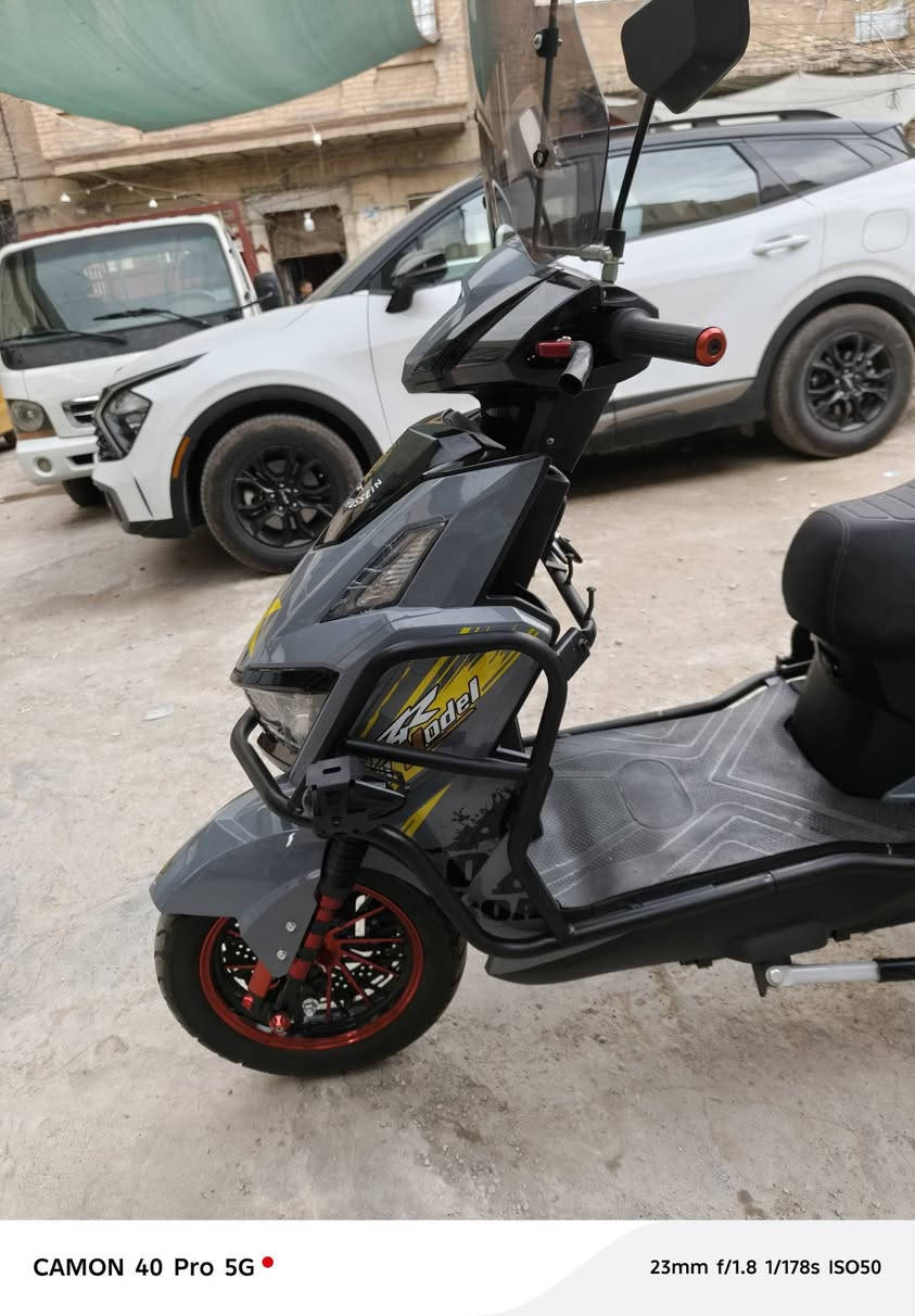 السلام عليكم دراجه شحن سكنس2026 6بطاريه كبيره مسطره 38 أمبير سرعة 120 ملف 3800  البيع  عنوان بغداد ساحة الوثبة سعره 850        ***********
