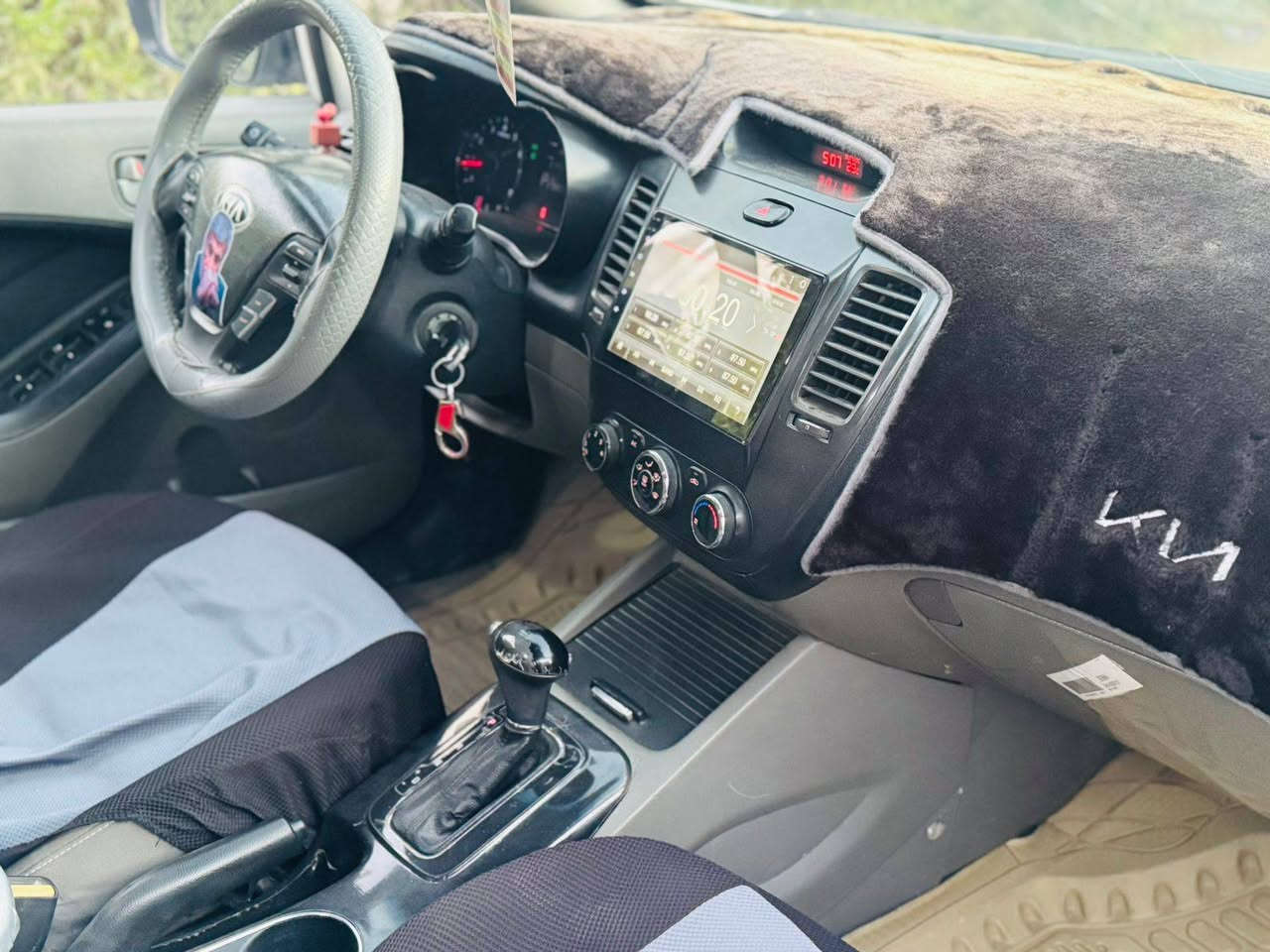 السلام عليكم
سيراتو لبيع
مديل 2015
سياره مكفوله من الصبغ والتبديل بيه دحجه بارد فقط
رقم انكليزي ذي قار 
السعر ١١٣ وبيه مجال 
مكان السياره السماوه الاستفسار ***********
