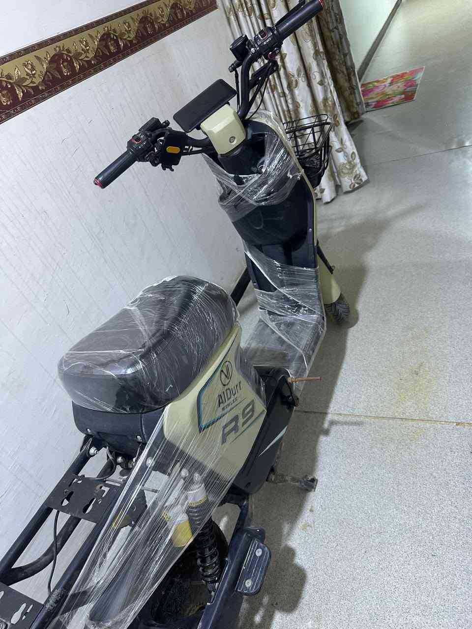 دراجة شحن R9 موديل ٢٠٢٤ نظافة ٩٩٪ زلغ مابيه بدون بطاريات
سعر ٢٧٥ مكان ابي الخصيب شرط الشغل والفحص
للتواصل ***********
