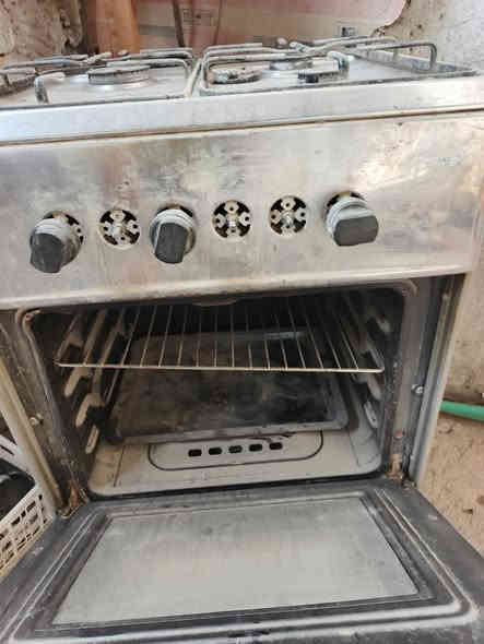 السلام عليكم طباخ جديد للبيع كلشي مابي وكلشي يشتغل بي بس متروك صارله شهر سعر 70 وبي مجال مكاني الكزيزه ***********
