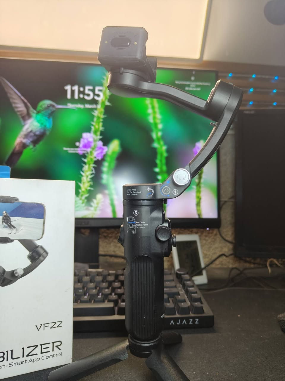 للبيع مانع اهتزاز (Gimbal) احترافي للموبايل - Viplatina VF22 📸
التفاصيل:
لعشاق التصوير وصناع المحتوى، متوفر جهاز Viplatina 3-Axis Stabilizer الموديل الحديث VF22. الجهاز يوفر ثبات عالي جداً وتصوير سينمائي بدون أي اهتزاز.
​المميزات:
✅ ثبات 3 محاور (3-Axis): لأعلى دقة في التثبيت أثناء الحركة.
✅ ريموت كنترول: يأتي مع ريموت منفصل للتحكم عن بُعد.
✅ جويستيك: للتحكم اليدوي السلس باتجاه الكاميرا.
✅ بطارية قوية: تدوم لفترة طويلة من العمل المتواصل.
✅ تصميم ذكي: قابل للطي وسهل الحمل في الحقيبة.
​السعر: 90 ألف دينار عراقي (وبيه مجال بسيط للشراي) 💰.
​📍 الموقع: بغداد - الأمين الثانية.
📞 للتواصل: المراسلة على الخاص.


**إذا كنت صاحب هذا الإعلان وتريد حذفه لأي سبب، رجاءا أرسل رسالة إلى الدعم الفني**