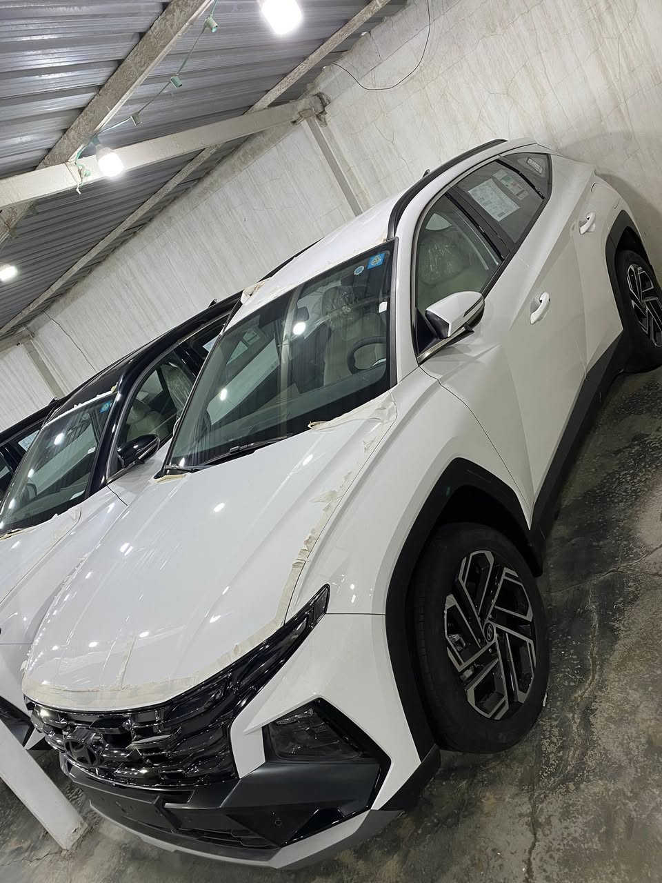 السلام عليكم 

توسان 2025 زيرو مرقم بغداد لوحة وسنويه

الموصفات قماره ابيض 
كشنات تبريد كراسي 2 كهرباء 
باب كهرباء ويل 19 حساس 
السعر 35/200 
عراقي مرقم وجاهز 

توسان 2025 تو كلار قماره اسود 
كراسي كهرباء حساس باب كهرباء 
السعر 35/400 عراقي 
مرقم بغداد لوحة وسنوية 

توسان 2025 توكلار قماره اسود 
كشنات تبريد ويل 19 باب كهرباء 
كراسي 2 كهرباء 
السعر 35/900 عراقي 
مرقم بغداد لوحة وسنوية 

السيارات ضمان 5 سنوات 
60 الف كيلو 

اتصال 

***********
