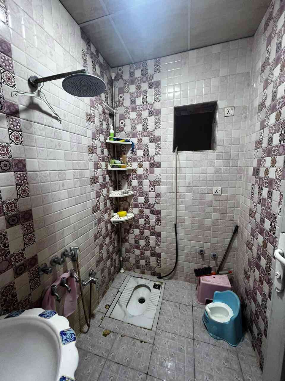 #مكتب_ابوسيف_للعقار_بيع_شراء_ايجار_تعقيب_هدم_تقييم
السلام عليكم 
يستمر مكتبنا بتوفير العروض الى زبائننا الكرام 

يعلن مكتبنا عن توفر مشتمل حديث ثلاث طوبق اضلاع مستقلة للبيع

المساحة  (١٠٠) متر 
الواجهة (٥) متر 
النزال (٢٠) متر 
يحتوي على ؛
الطابق الاول
كراج صغير واستقبال وحولي مطبخ وغرفة نوم وخدمات 
الطابق الثاني
 غرفتين نوم وخدمات  
الطابق الثالث 
غرفة نوم وبيتونة كبيرة

السعر (٢٤٥) مليون وبي مجال 

العنوان /الشعب @@@شارع عدن @@مقابل سوق 4000 قرب روضة السندباد@@@

للاستفسار زيارة مكتبنا الكائن في ألشعب شارع الاسواق المركزية مقابل جامعة الامام الكاظم  
او الاتصال على الأرقام التالية؛
*********** 
***********
او التواصل على البرامج التالية؛
ماسنجر واتساب
