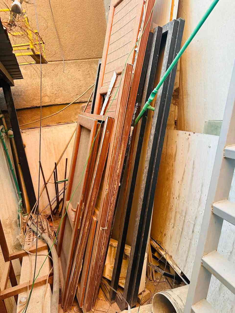 السلام عليكم عندي ذني الابواب للبيع عددهن ٧ قطع وياهن فريمات وهوائيات  العنوان المنصور


**إذا كنت صاحب هذا الإعلان وتريد حذفه لأي سبب، رجاءا أرسل رسالة إلى الدعم الفني**