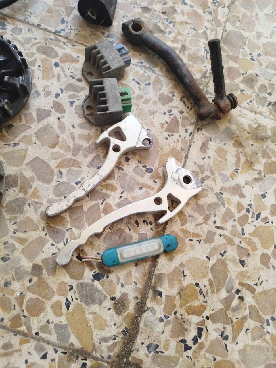 قراض تفصيخ للبيع +ماشه مال قجمه صابيع ماكس اصليات
كلجات اماميه ويل نجمه اصلي كابريته كويل مكاني ابوالخصيب اي ستفسار ***********
