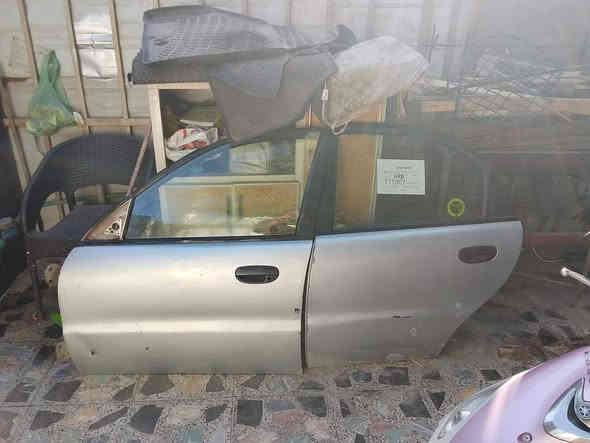 لبيع تخم ابواب لانوس موديل 2000.  ***********
