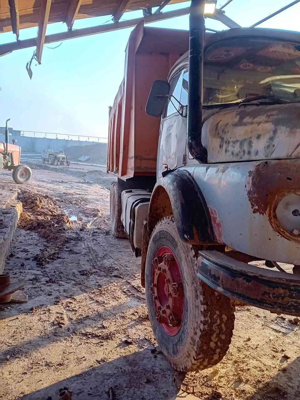 اسلام عليكم
قجمه موديل ٧٩ 
مجموعه مال مان جديده ابلاديه برغي ما مفتوح بيه شط شركه
شاصي امصلح فول 
مكينه خير من ألله 
كير 90 جديد 
سياره خير من الله يرادله تلحيضات بسيطه مال جناي 
السعر ١٧ او بيه مجال 
لاتصال ع الرقم تالي 
*********** 
اتصل أو بيك خير ودلل .
