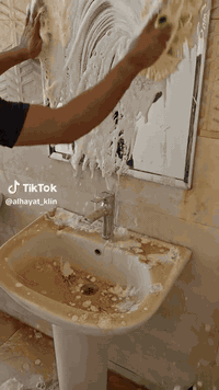 تقدم لكم شركه لمعة الموصل لتنضيف المنزل والدور السكنية والشقق الفندقية وبأسعار  تنافسية لتوصل عبر ***********
