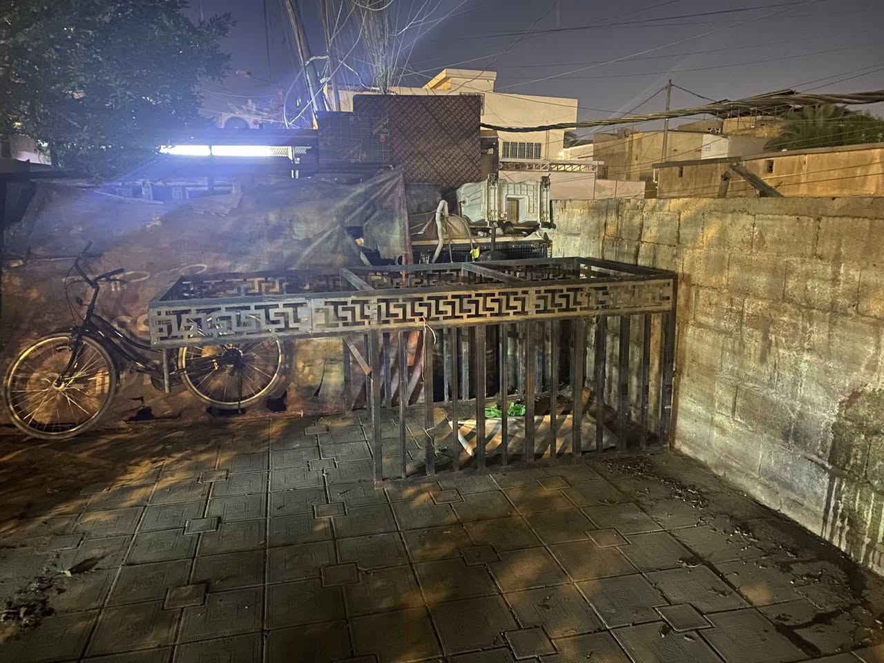 سلام عـْليگمٌ محجر ستوتة للبيع كامل اي نقص مابي عوزه بس صبغ عنواني بغداد الحرية
***********
